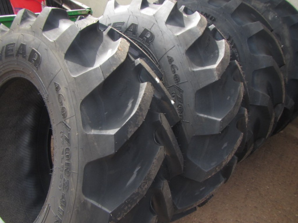 4x new Goodyear 17.5/24 (460/70/24) telescopic handler tyres