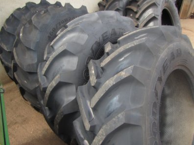4x new Goodyear 17.5/24 (460/70/24) telescopic handler tyres