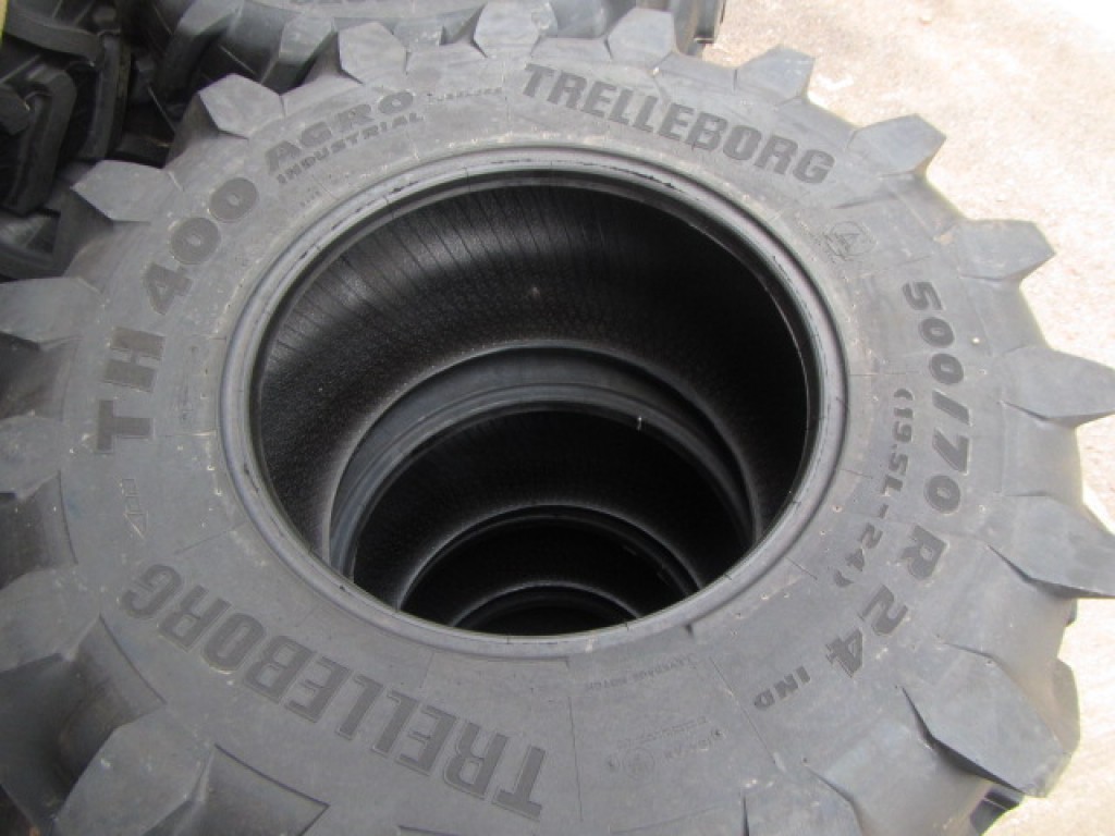 4x new Trelleborg 500/70/24 (19.5/24) tyres