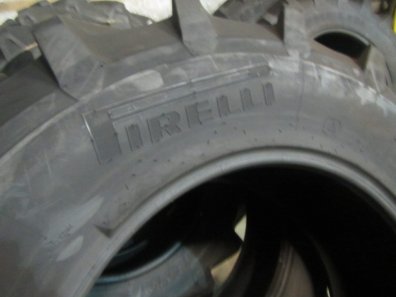 1x new 16.9/26 Pirelli tyre