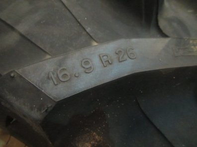 1x new 16.9/26 Pirelli tyre