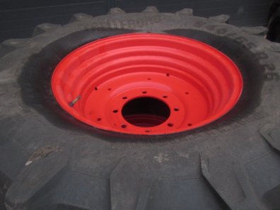 2x 650/65/38 + 2x 540/65/26 Trelleborg tyres, fitted to Fendt 415 wheels