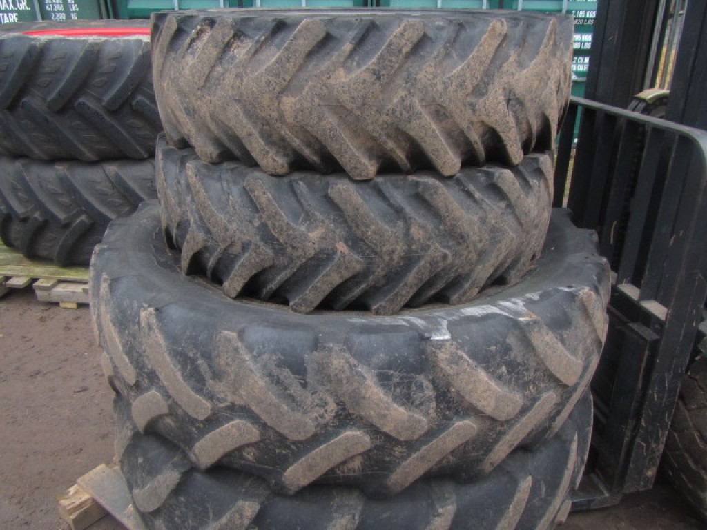 2 x 16.9/38 + 2 x 13.6/28 tyres 10%