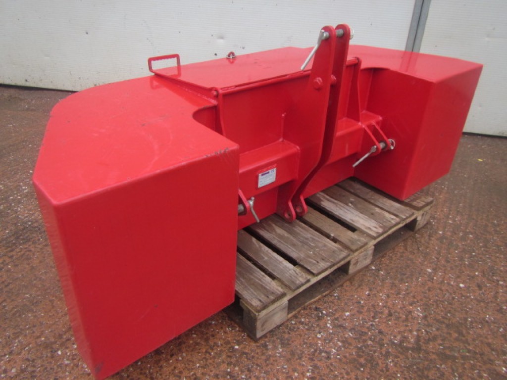 Sumo 1,500kg front weight with toolbox
