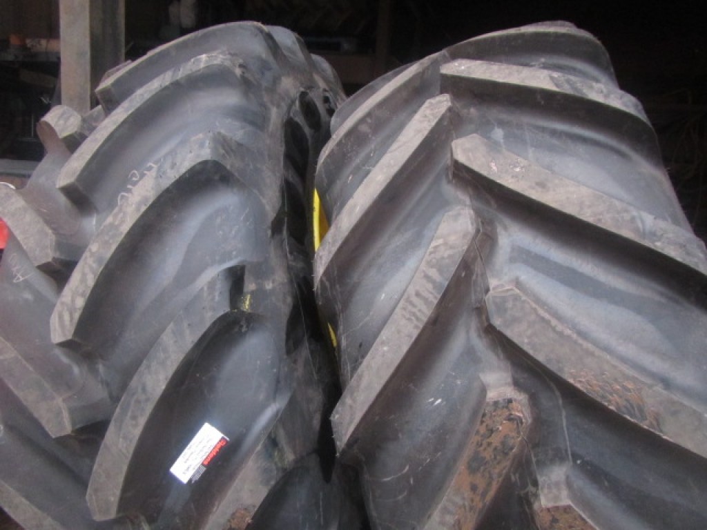 2x 710/70/42 new Michelin tyres, fitted to John Deere rims