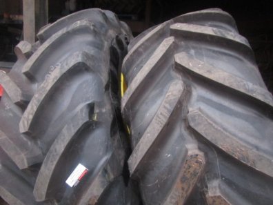 2x 710/70/42 new Michelin tyres, fitted to John Deere rims