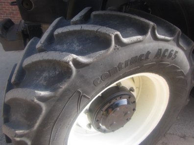 2x 600/65/38 + 2x 480/65/28 Continental tyres, fitted to New Holland rims