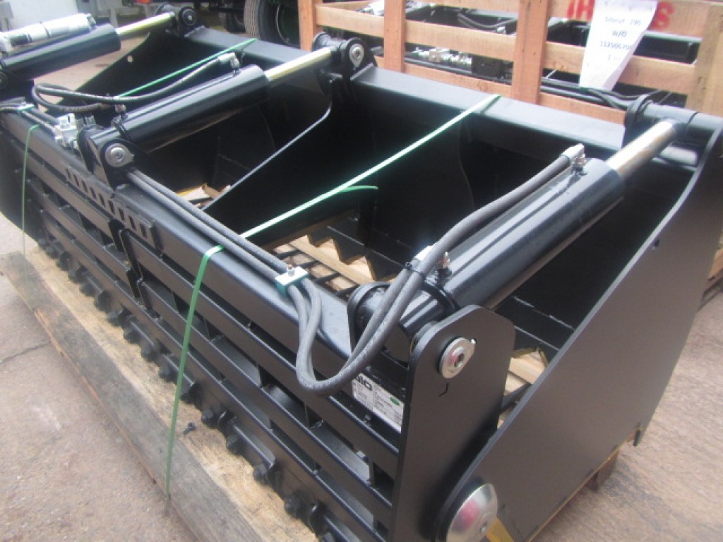 Quicke 230 Silocut shear grab, new, three ram, 2 year warranty