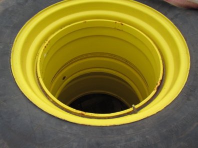 2x 710/70/42 + 2x 600/70/30 Michelin dual wheels, C/W clamps and eyes
