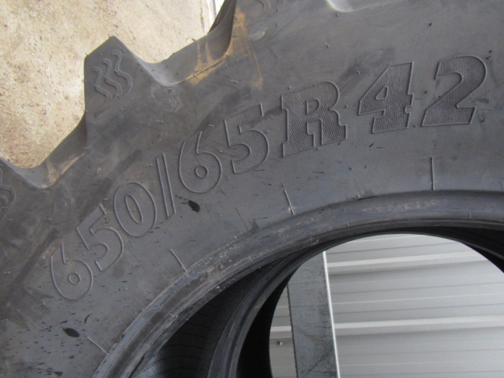 2x new 650/65/42 BKT tyres