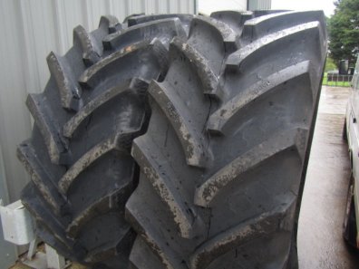 2x new 650/65/42 BKT tyres