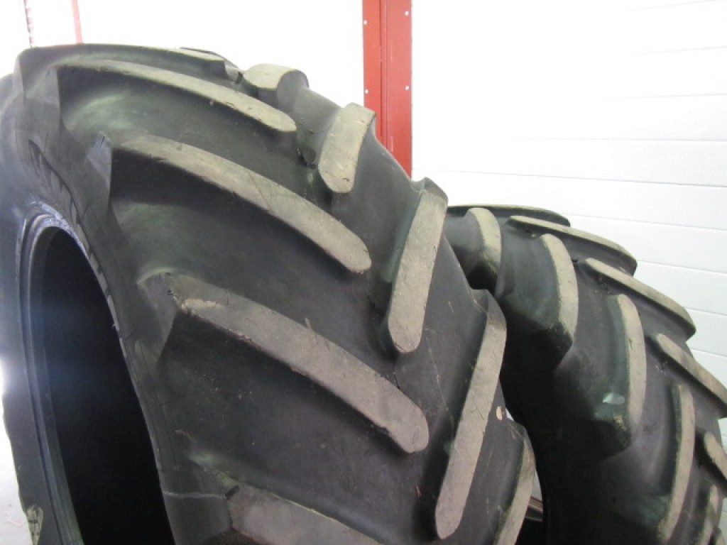 2x 600/65/38 Michelin tyres