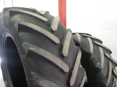 2x 600/65/38 Michelin tyres