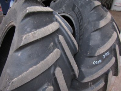 2x 600/65/38 Michelin tyres