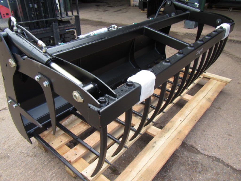 1x Quicke 230 Silograb, Euro brackets with hydraulic hoses