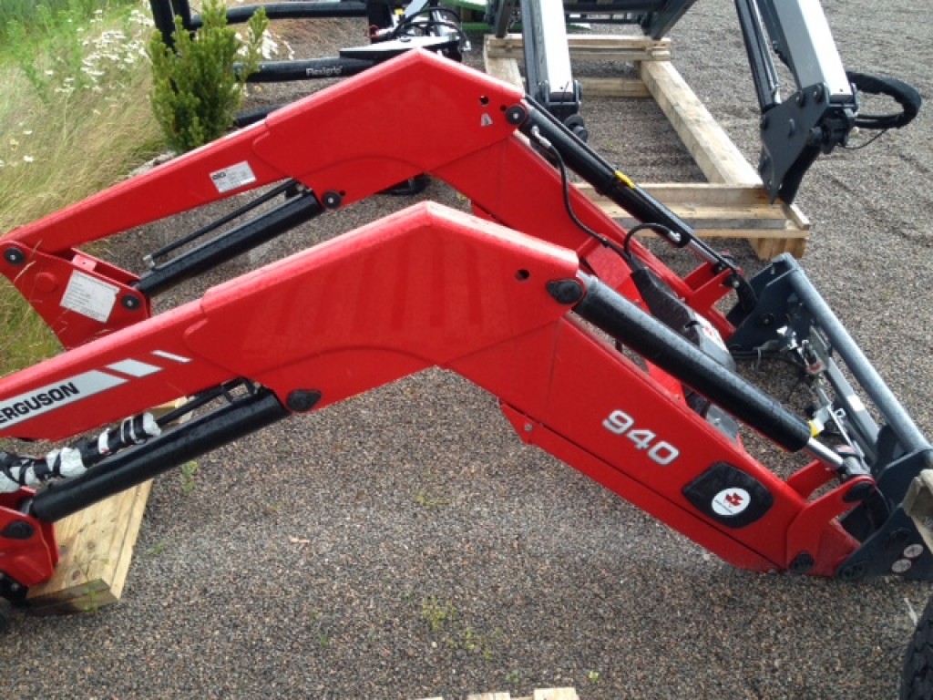 Massey Ferguson 940 loader, third service, Euro/Trima carriage
