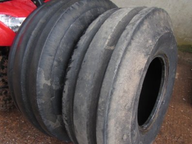 2x 11.00/16 tyres 35%