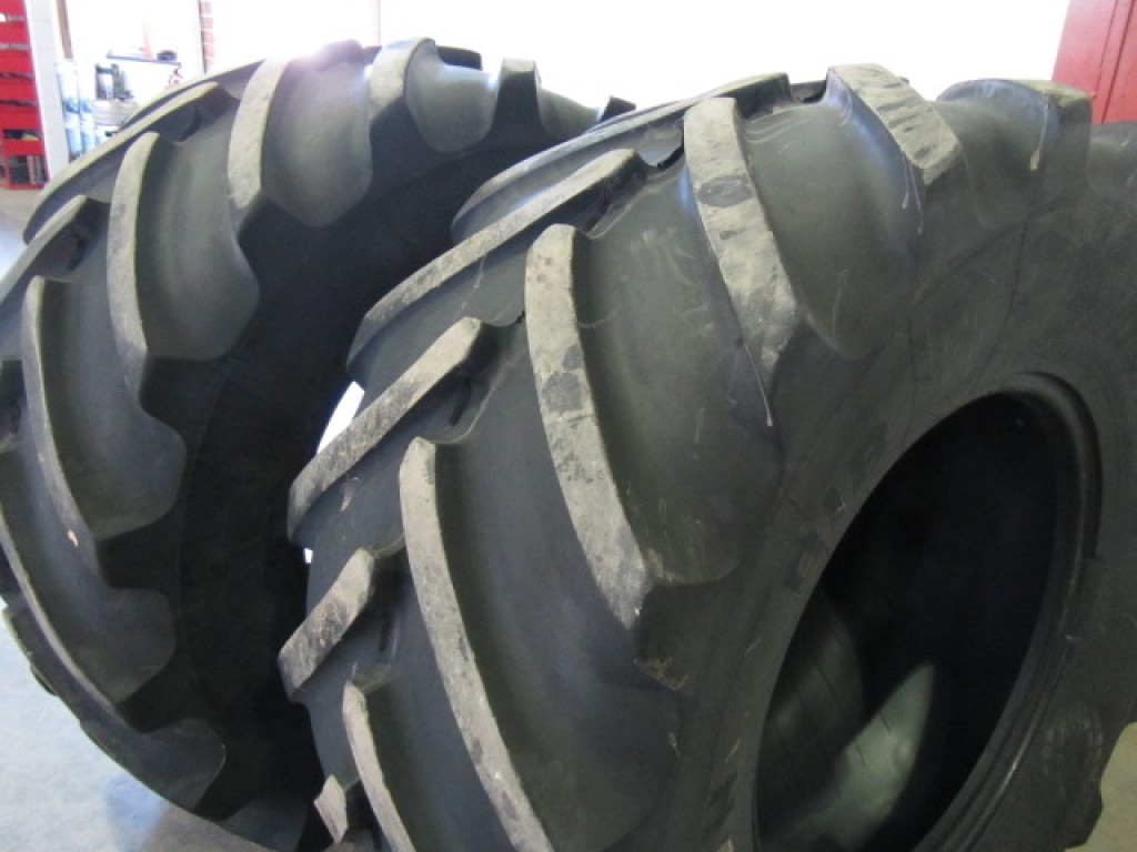 2x 600/65/28 Michelin Mach X Bib tyres