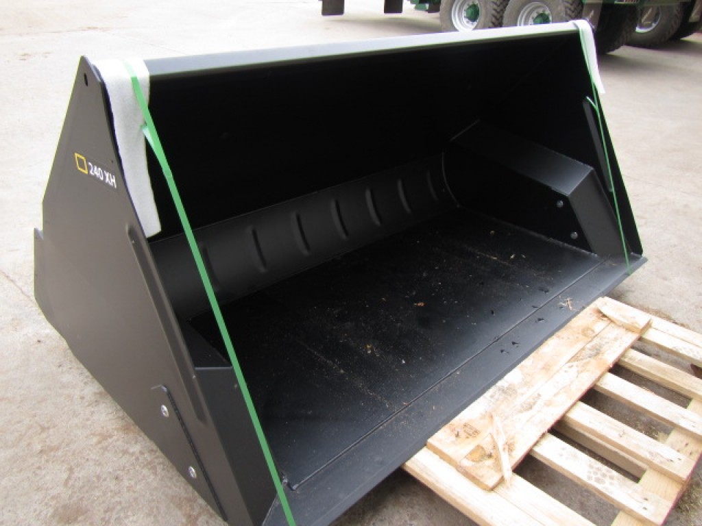 new Quicke 240 XH toe tip bucket, Euro brackets
