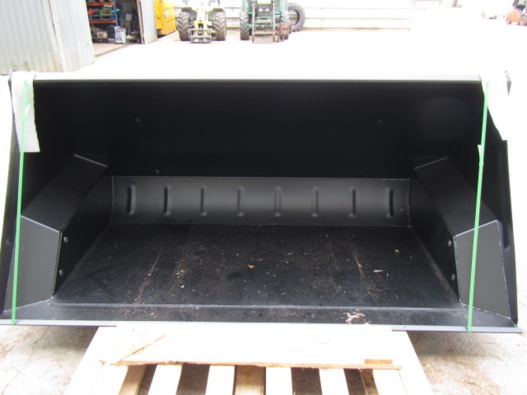 new Quicke 240 XH toe tip bucket, Euro brackets