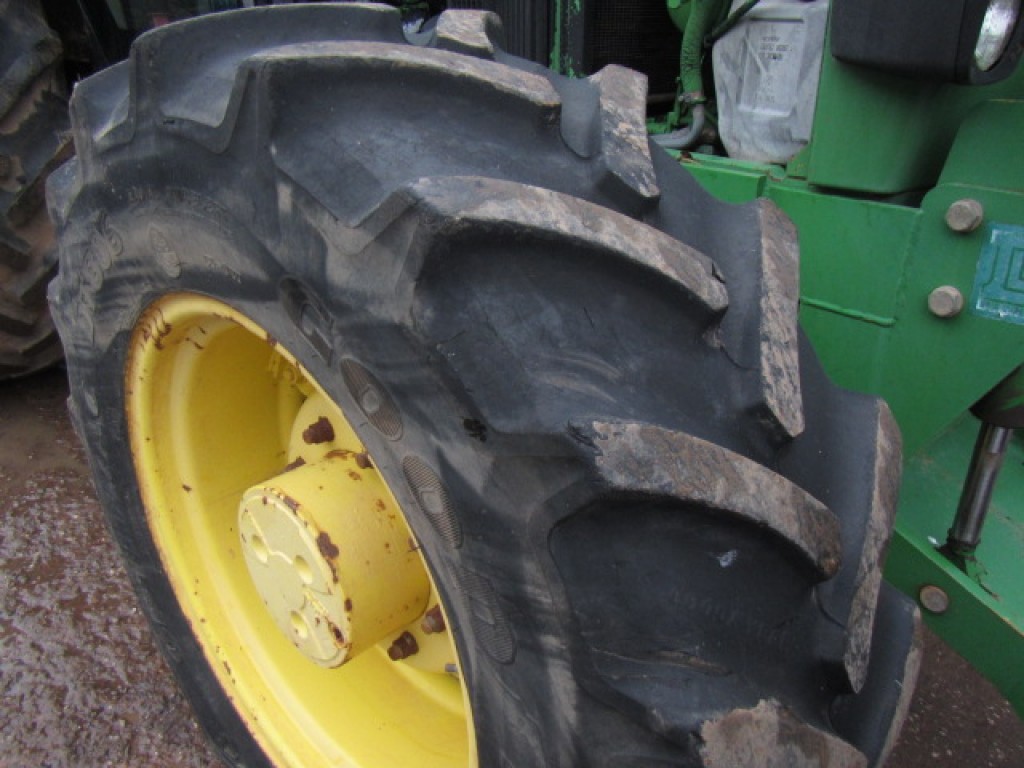 2x 16.9/34 + 2x 13.6/24 Goodyear Super Traction Radial 50% tyres