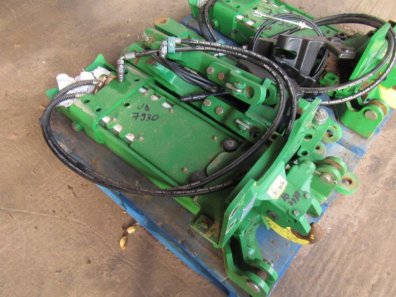 John Deere 7930 pickup hitch