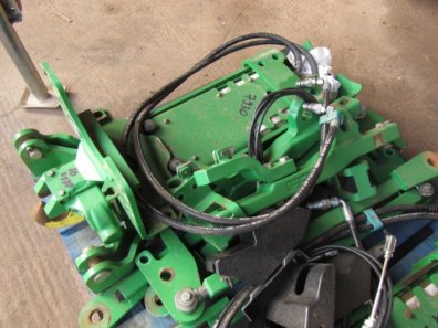 John Deere 7930 pickup hitch