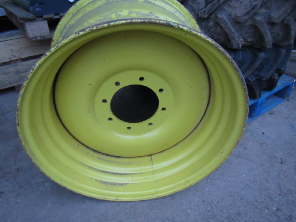 1x John Deere 7450 forager wheel, new and unused