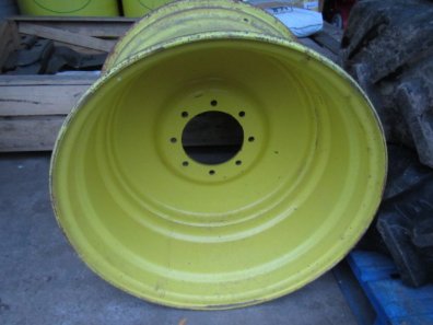 1x John Deere 7450 forager wheel, new and unused