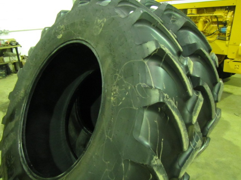 2x 20.8/38 Firestone 60% tyres