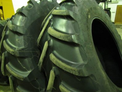 2x 20.8/38 Firestone 60% tyres