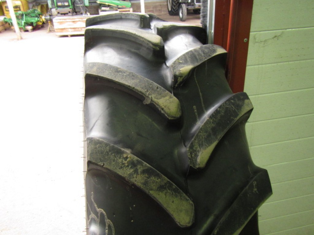 1x 16.9x28 Firestone tyre 40%