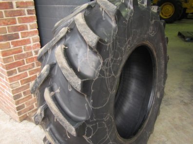 1x 16.9x28 Firestone tyre 40%