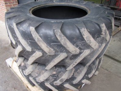 2x 16.9/28 10% Michelin tyres