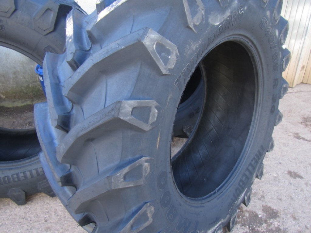 2x 650/65/42 + 2x 540/65/30 new Trelleborg tyres