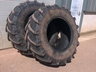 2x used Trelleborg 480/70/28 tyres