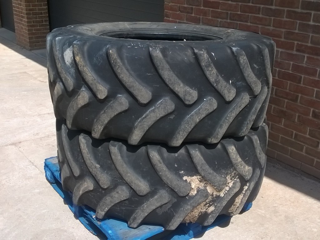 2x 540/65/28 20% Firestone tyres