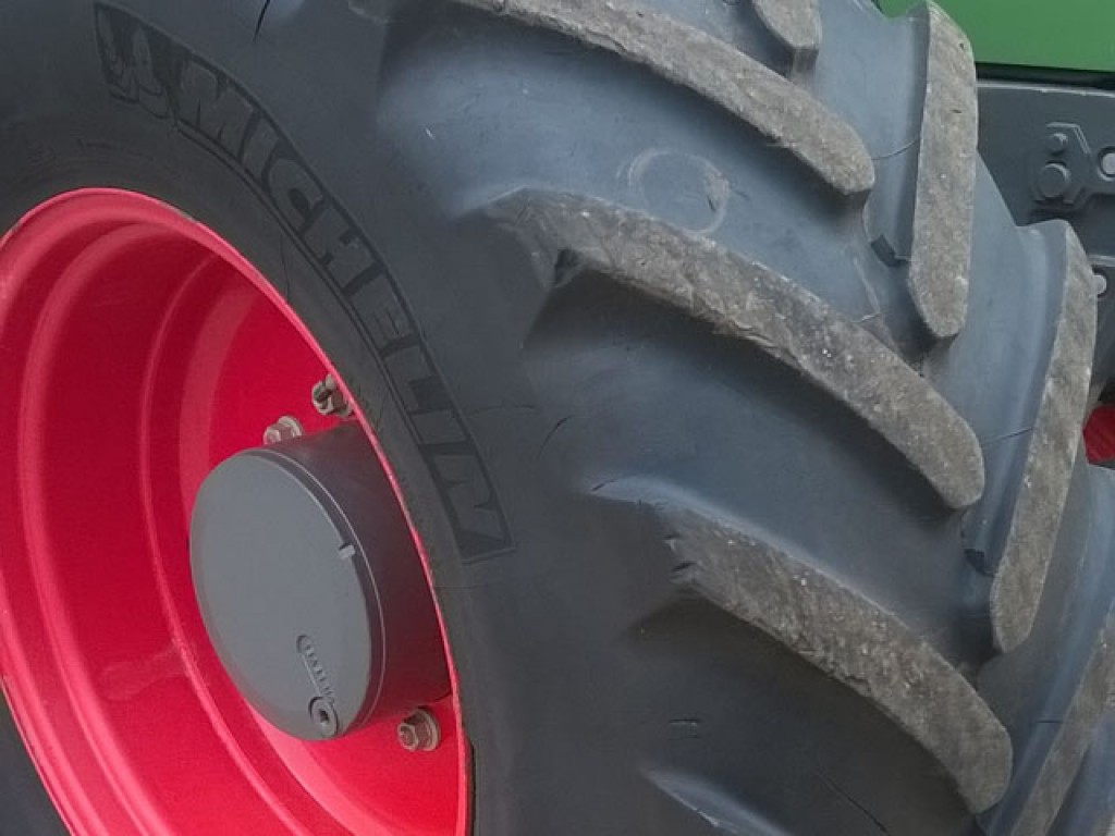 2x 540/65/28 + 2x 650/65/38 Michelin tyres, 35% tread