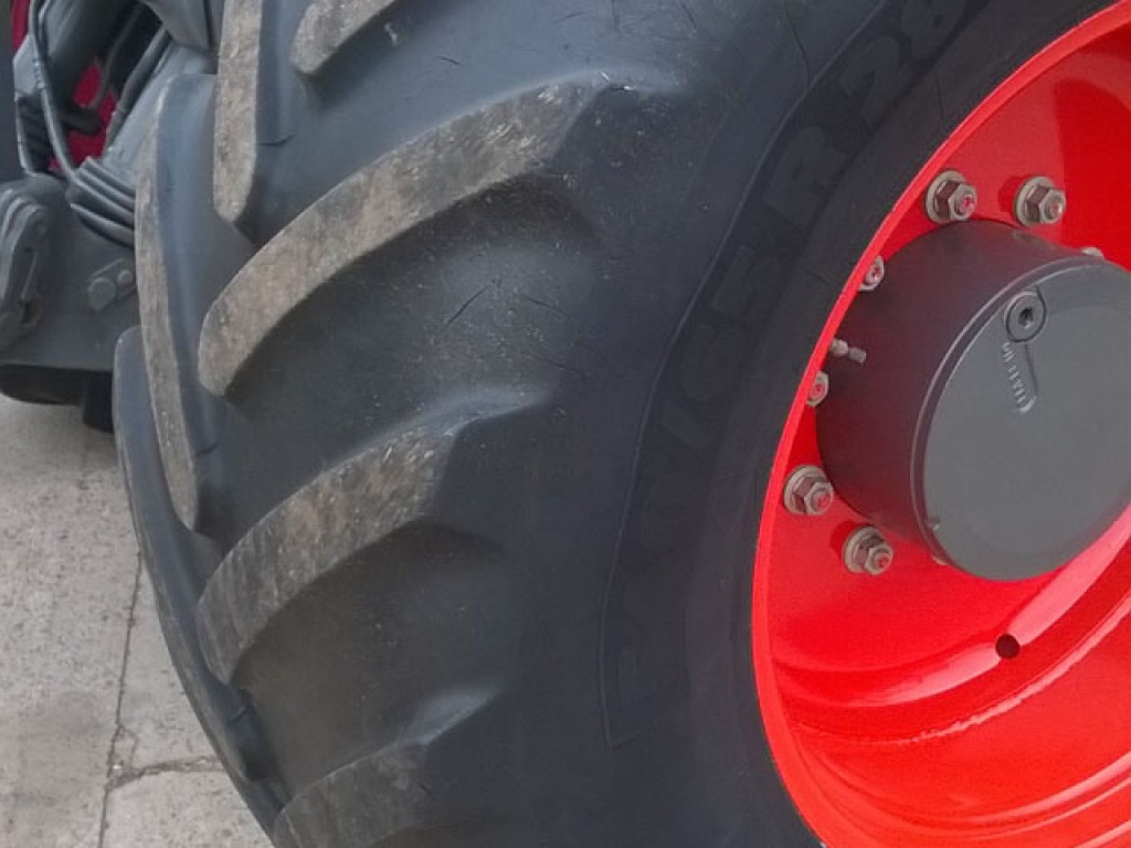 2x 540/65/28 + 2x 650/65/38 Michelin tyres, 35% tread