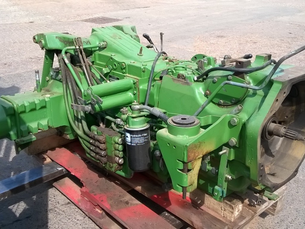 John Deere 2850 spares, air cleaner, hitch, radiator, diesel tank, bonnet