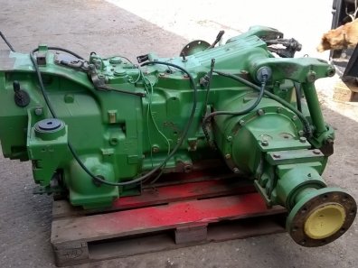 John Deere 2850 spares, air cleaner, hitch, radiator, diesel tank, bonnet