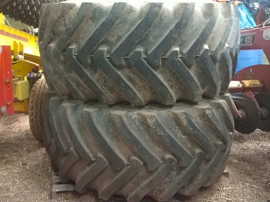 John Deere rims fitted with Prostor 28/26 tyres, 90% tread, 12 ply rating