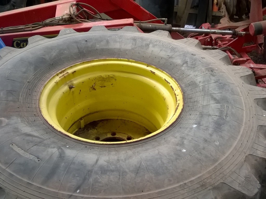John Deere rims fitted with Prostor 28/26 tyres, 90% tread, 12 ply rating