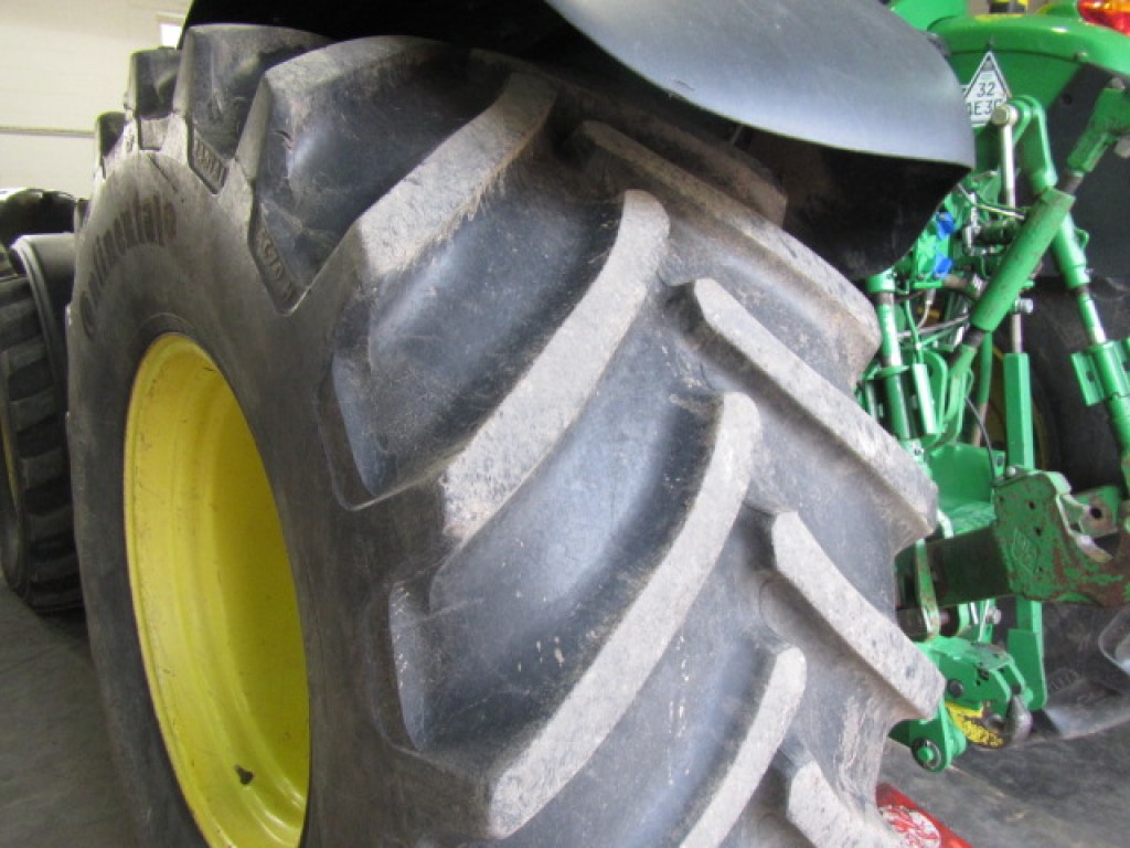 2 x 80065/32 + 2 x 680/55/26.5 wheels and tyres, to fit John Deere 6930