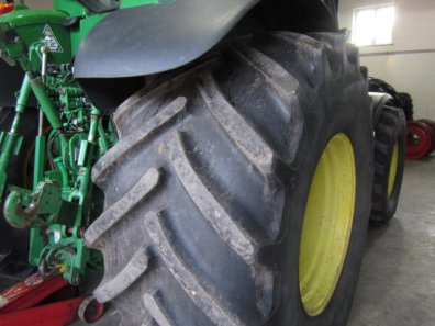 2 x 80065/32 + 2 x 680/55/26.5 wheels and tyres, to fit John Deere 6930