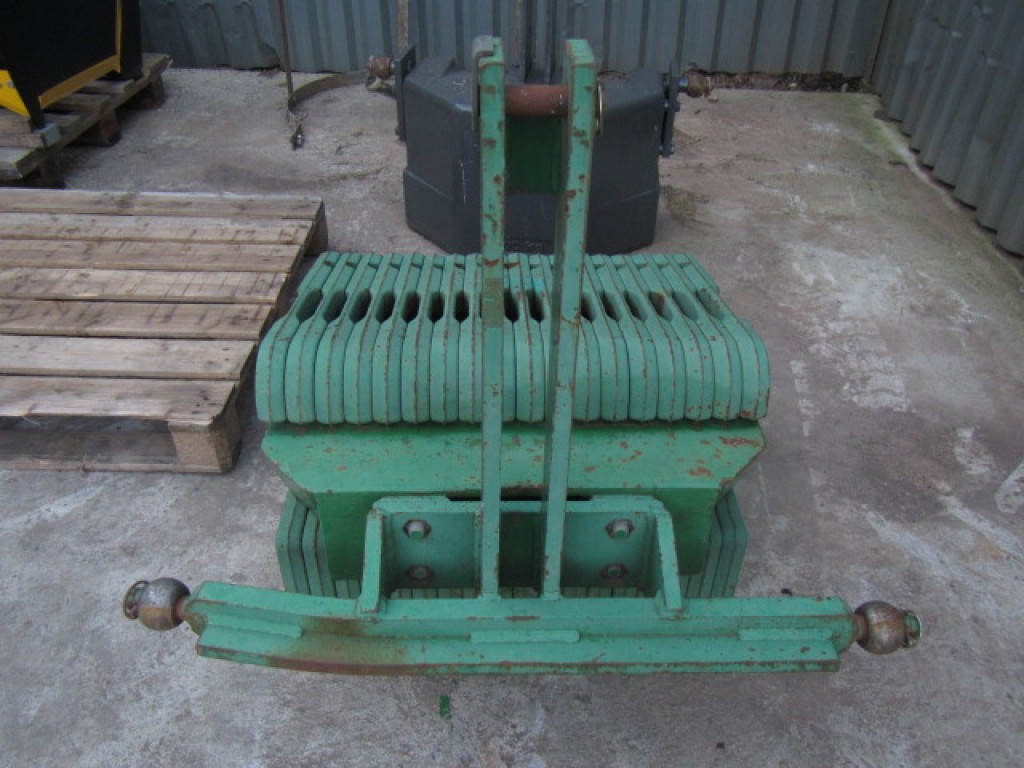18x John Deere 50kg front weights, fitted to three point linkage frame