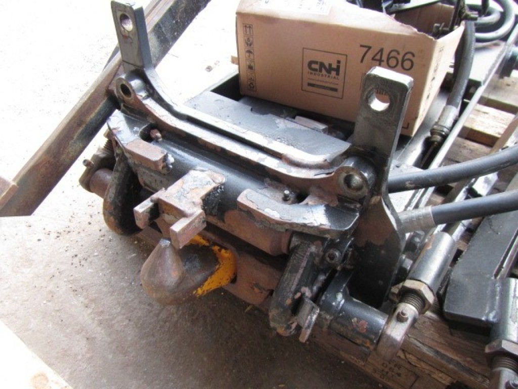MX 110 and MX 135 pickup hitches