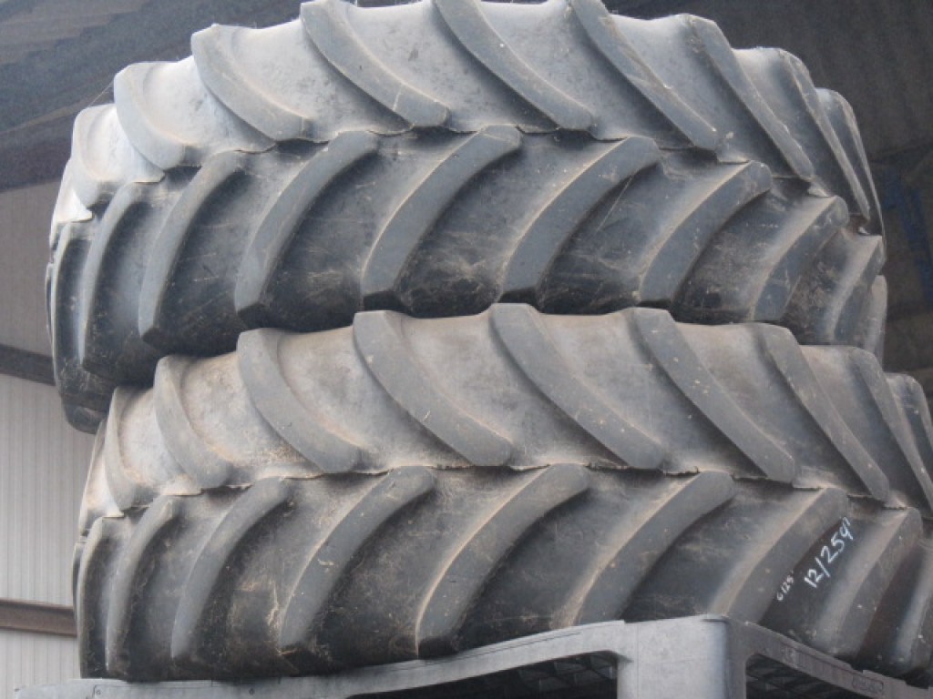 2x 600/65/38 + 2x 480/65/28 Firestone tyres 40-50%