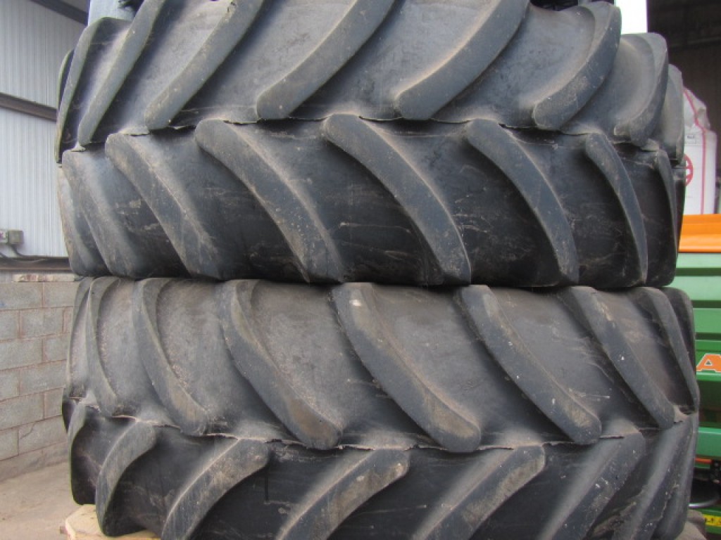 2x 600/65/38 + 2x 480/65/28 Firestone tyres 40-50%