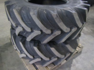 2x 16.9/24 Taurus tyres, 35%